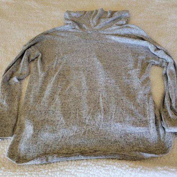 NWT Green Envelope Los Angeles Gray Sweater M - Picture 5 of 9